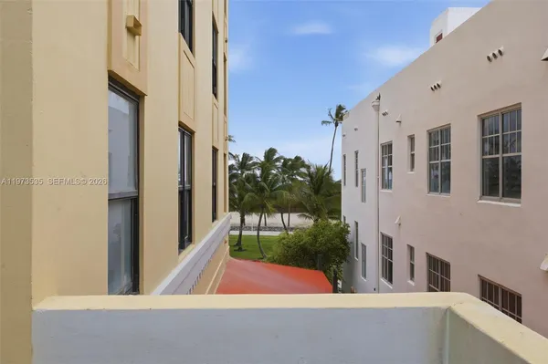 $3,950,000 | 1330 Ocean Drive, Unit 3CA, Miami Beach, FL 33139