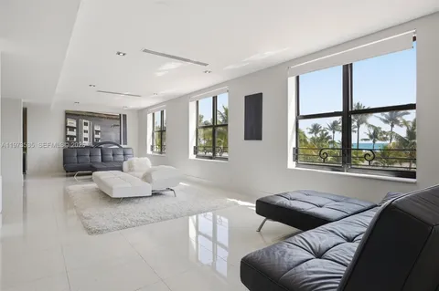 $3,950,000 | 1330 Ocean Drive, Unit 3CA, Miami Beach, FL 33139