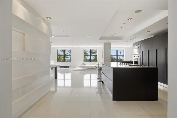 $3,950,000 | 1330 Ocean Drive, Unit 3CA, Miami Beach, FL 33139