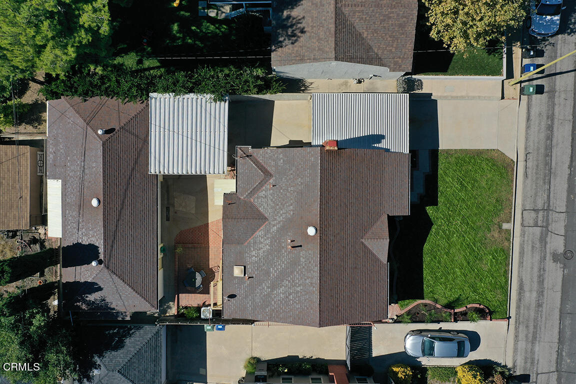 3330 Paraiso Way Glendale, CA 91214 - Photo 29 of 32 an aerial view of residential houses with outdoor space