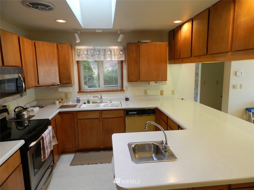 18008 Bayview Road Northwest Vaughn, WA 98394 - Photo 10 of 24