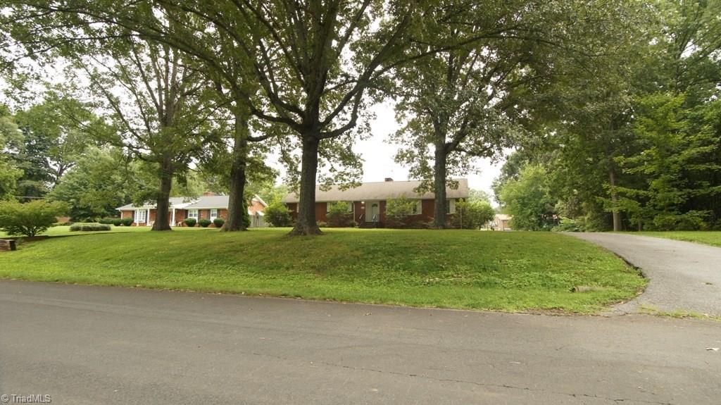 5631 Folkstone Road Pfafftown, NC 27040 - Photo 2 of 30 Gallery Image 2