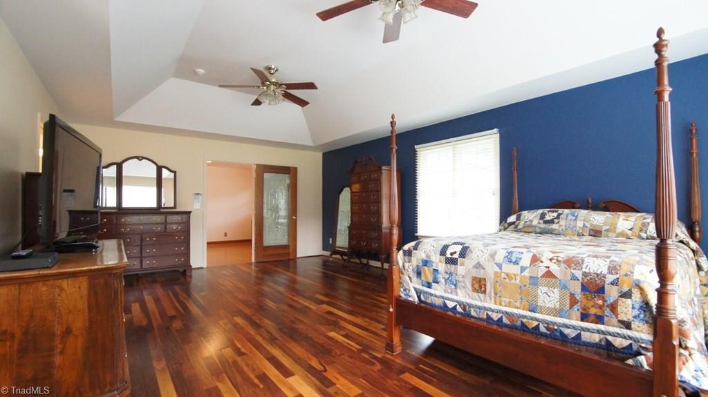 5631 Folkstone Road Pfafftown, NC 27040 - Photo 22 of 30 Gallery Image 22