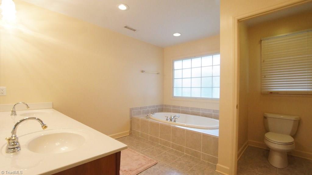 5631 Folkstone Road Pfafftown, NC 27040 - Photo 24 of 30 Gallery Image 24