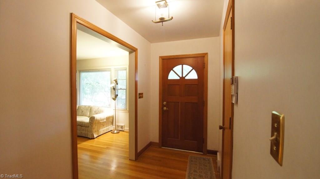 5631 Folkstone Road Pfafftown, NC 27040 - Photo 4 of 30 Gallery Image 4