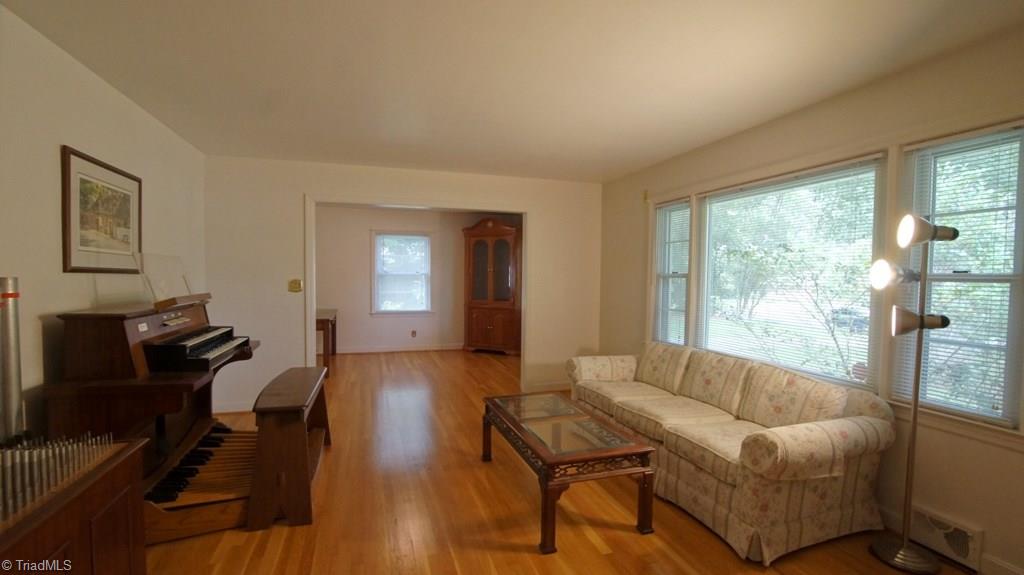 5631 Folkstone Road Pfafftown, NC 27040 - Photo 5 of 30 Gallery Image 5