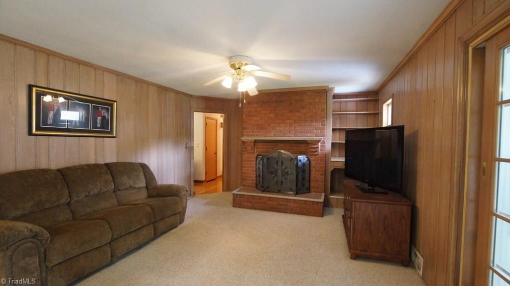 5631 Folkstone Road Pfafftown, NC 27040 - Photo 9 of 30 Gallery Image 9