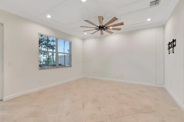 $4,200 | 100 West Prive Circle, Delray Beach, FL 33445