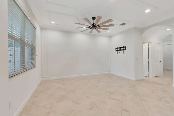 $4,200 | 100 West Prive Circle, Delray Beach, FL 33445