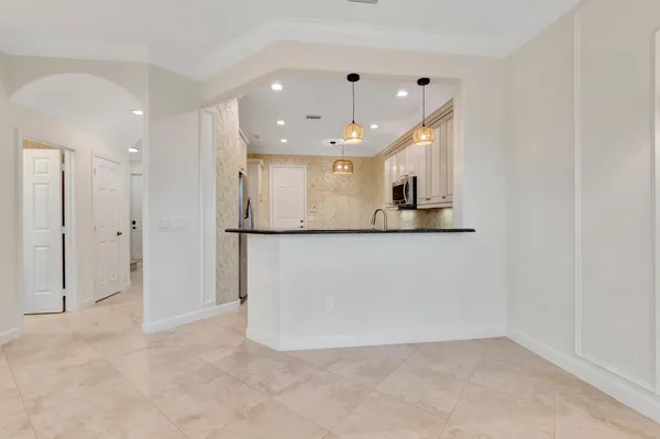 $4,200 | 100 West Prive Circle, Delray Beach, FL 33445