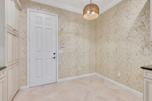 $4,200 | 100 West Prive Circle, Delray Beach, FL 33445