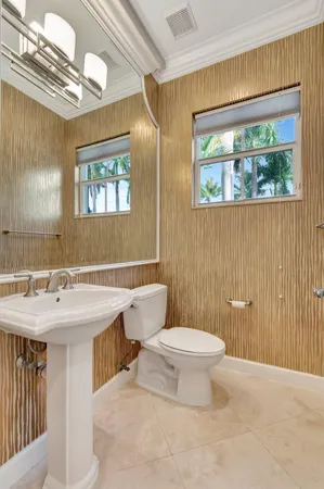 $4,200 | 100 West Prive Circle, Delray Beach, FL 33445