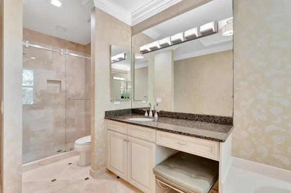 $4,200 | 100 West Prive Circle, Delray Beach, FL 33445