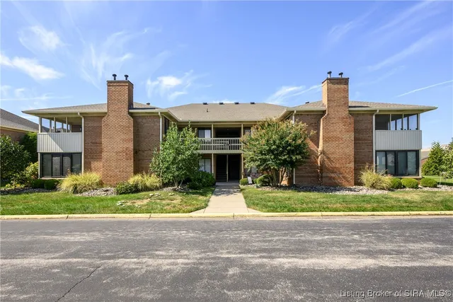 $204,900 | 1710 Charlestown New Albany Road, Unit 128, Jeffersonville, IN 47130