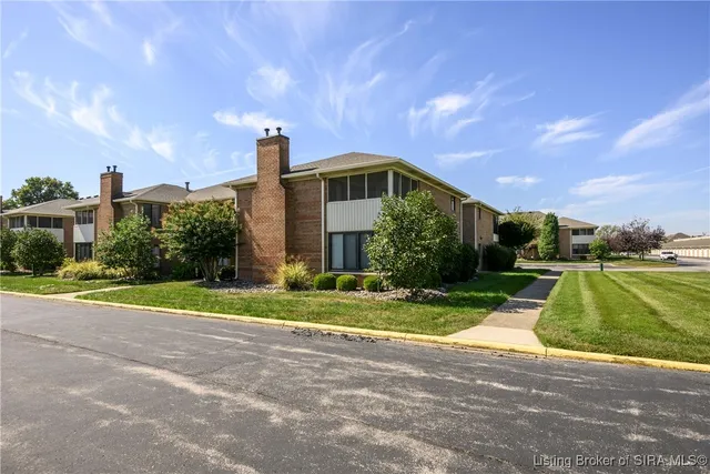 $204,900 | 1710 Charlestown New Albany Road, Unit 128, Jeffersonville, IN 47130