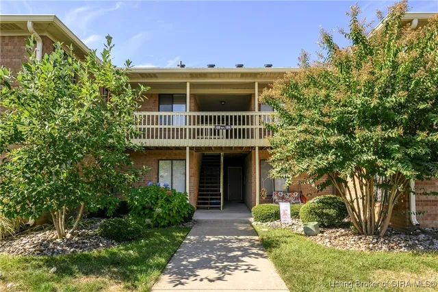 $204,900 | 1710 Charlestown New Albany Road, Unit 128, Jeffersonville, IN 47130