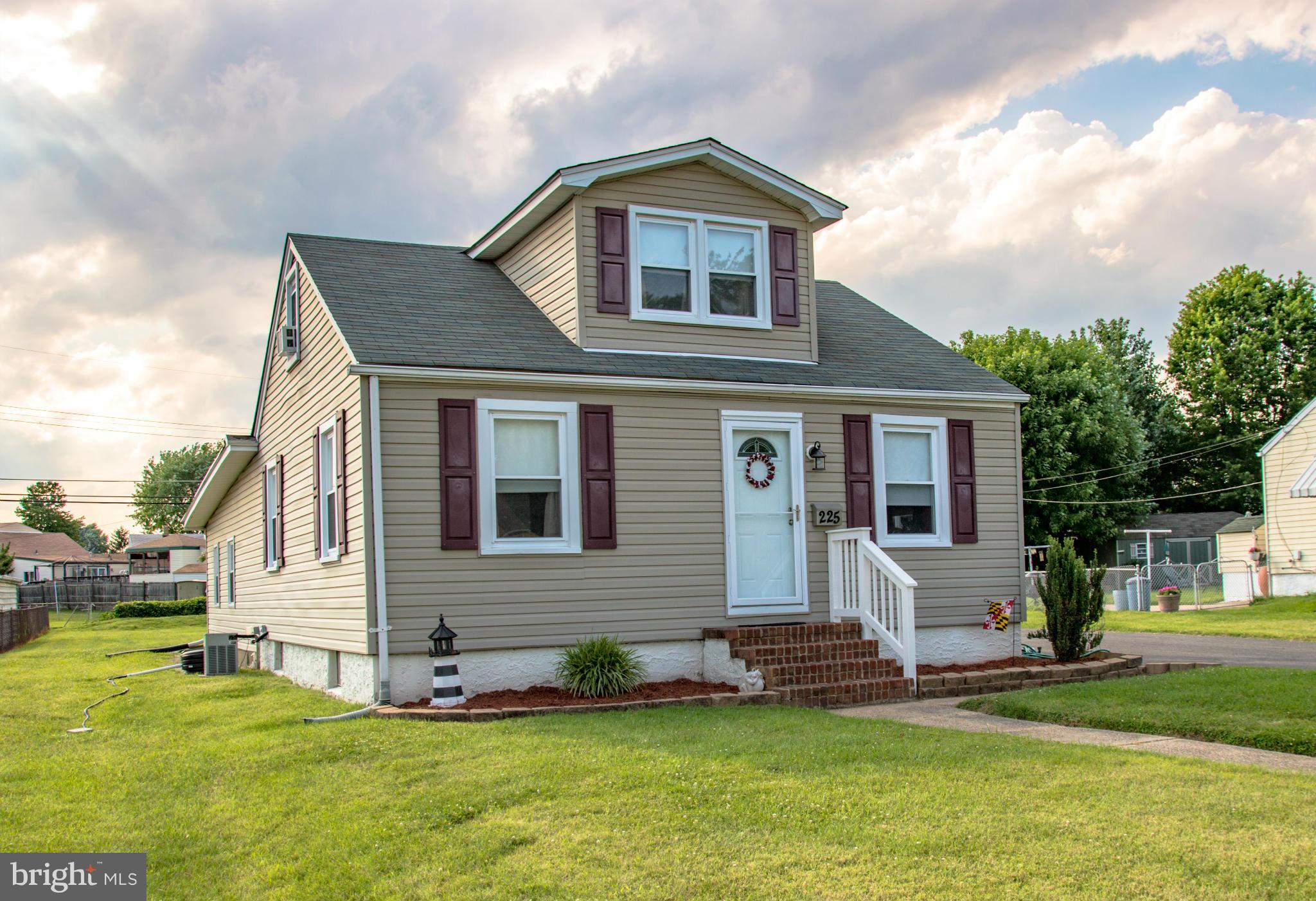225 Oakwood Road Baltimore, MD 21222 - Photo 2 of 25 Exterior (Front)