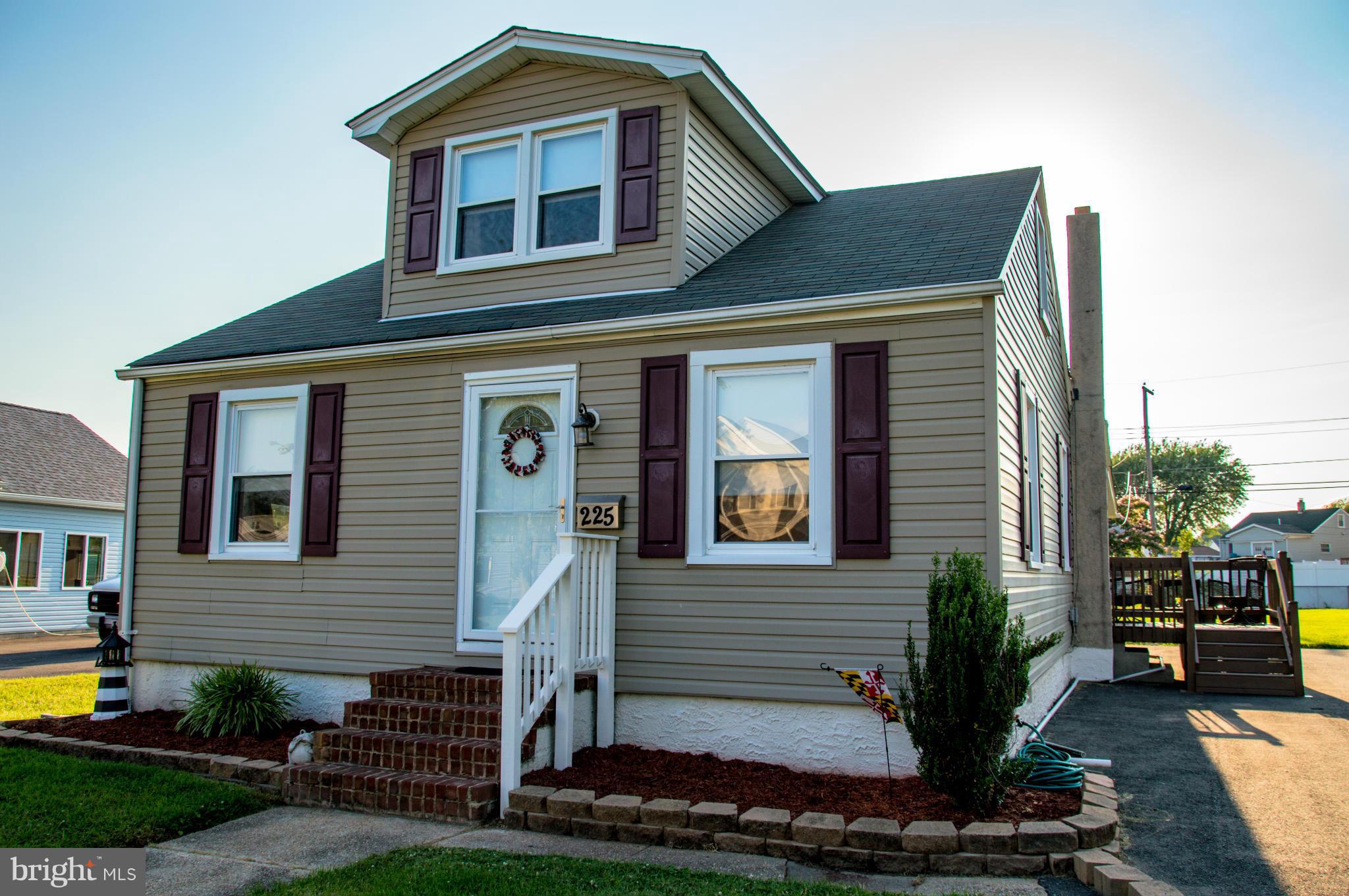 225 Oakwood Road Baltimore, MD 21222 - Photo 3 of 25 Exterior (Front)