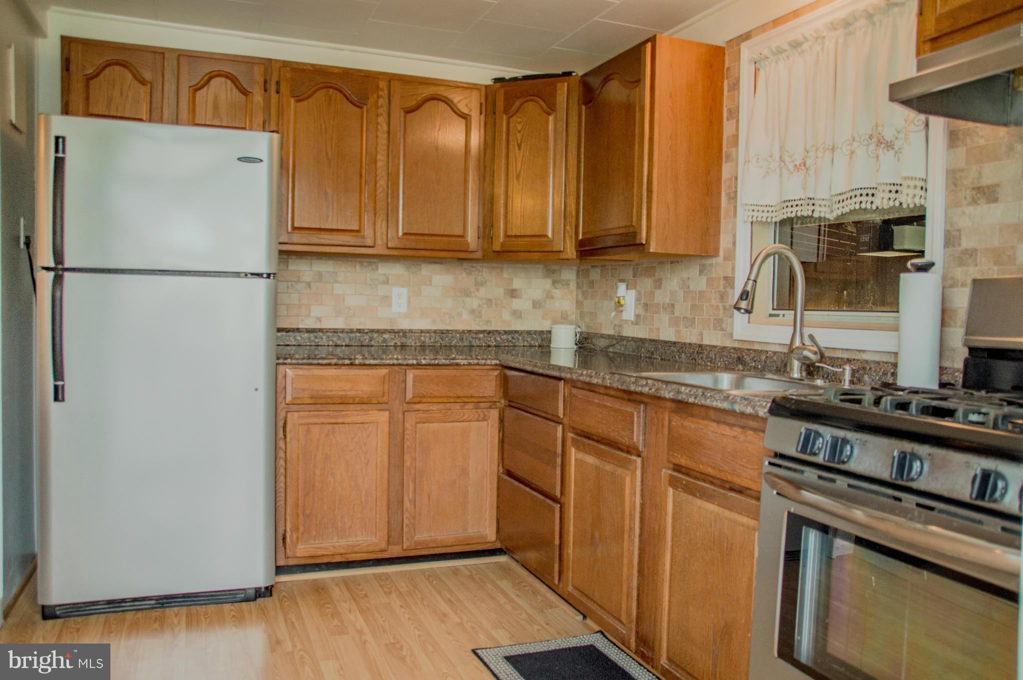 225 Oakwood Road Baltimore, MD 21222 - Photo 10 of 25 Kitchen