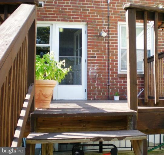 1058 Elm Road Arbutus, MD 21227 - Photo 2 of 17 Entertainment size deck for seasonal use
