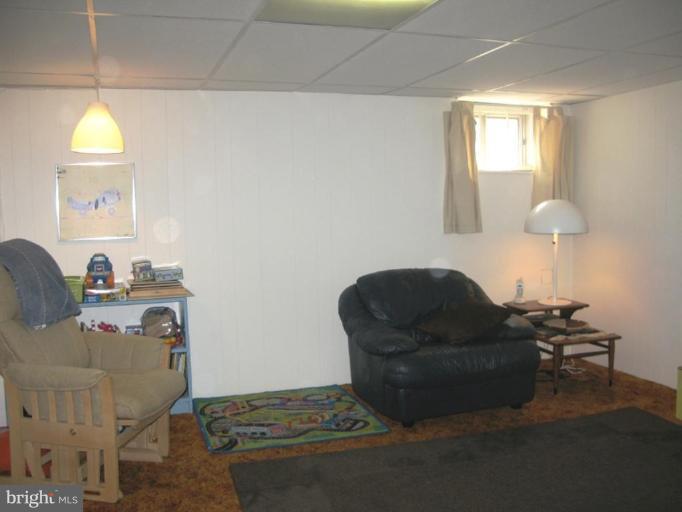 1058 Elm Road Arbutus, MD 21227 - Photo 11 of 17 Bright clubroom area-ideal for children