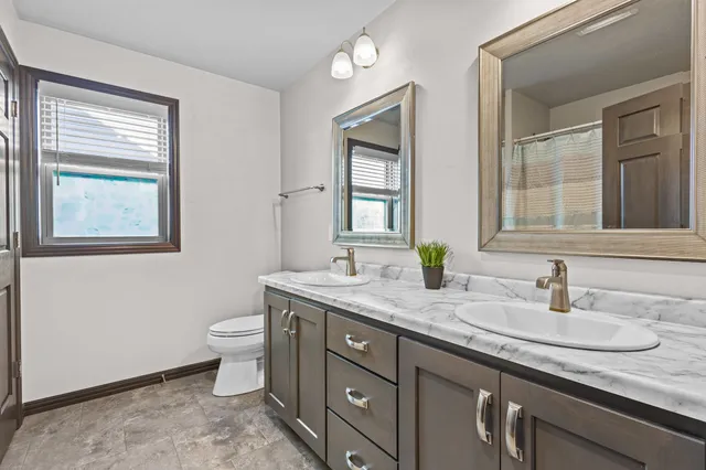 $489,900 | 4235 North Shadywood Court, Appleton, WI 54913