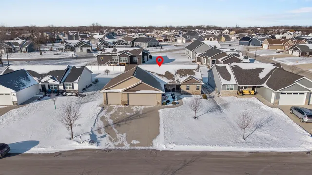 $489,900 | 4235 North Shadywood Court, Appleton, WI 54913