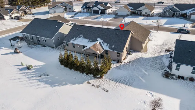 $489,900 | 4235 North Shadywood Court, Appleton, WI 54913
