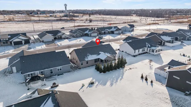 $489,900 | 4235 North Shadywood Court, Appleton, WI 54913