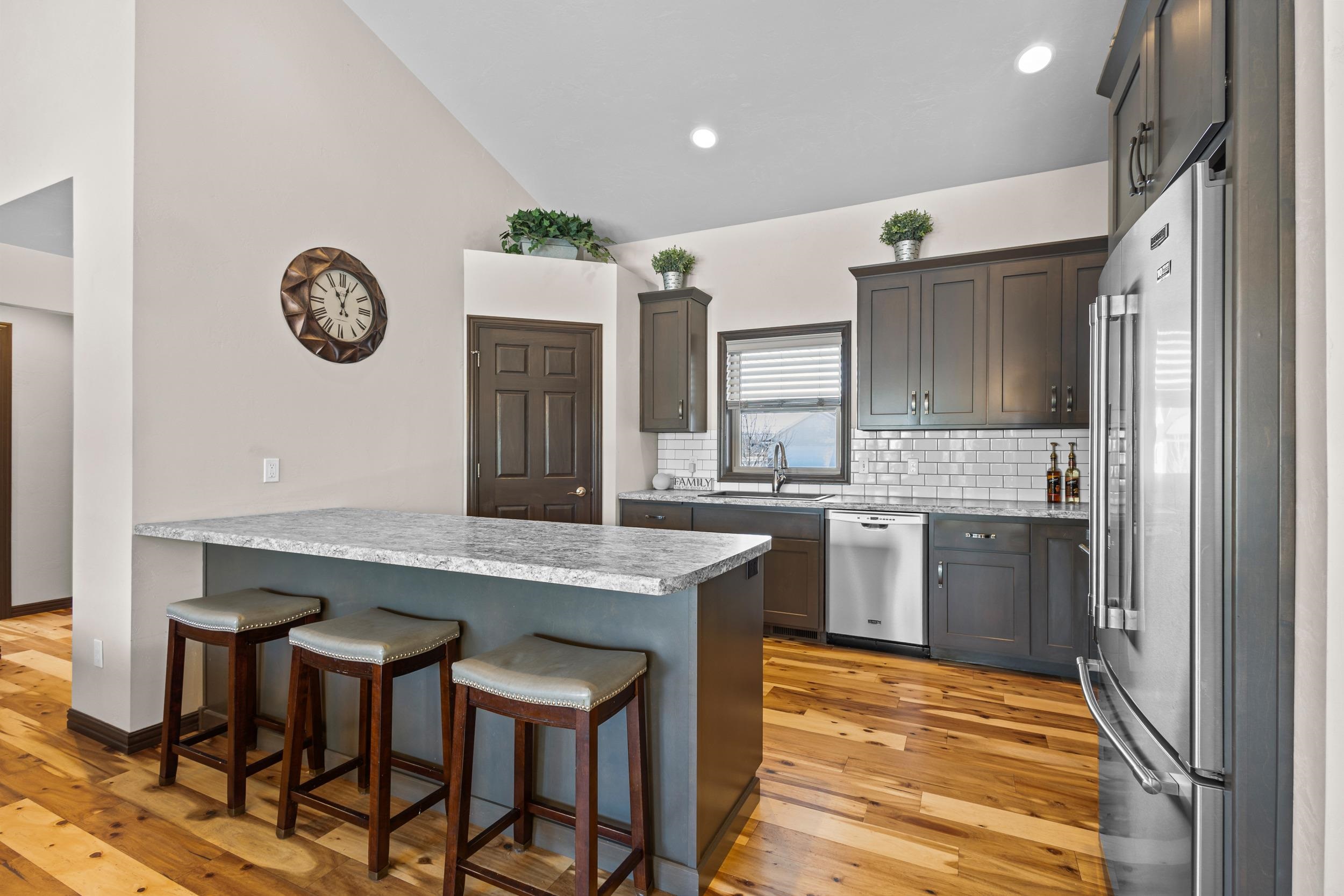 4235 North Shadywood Court Appleton, WI 54913 - Photo 10 of 41