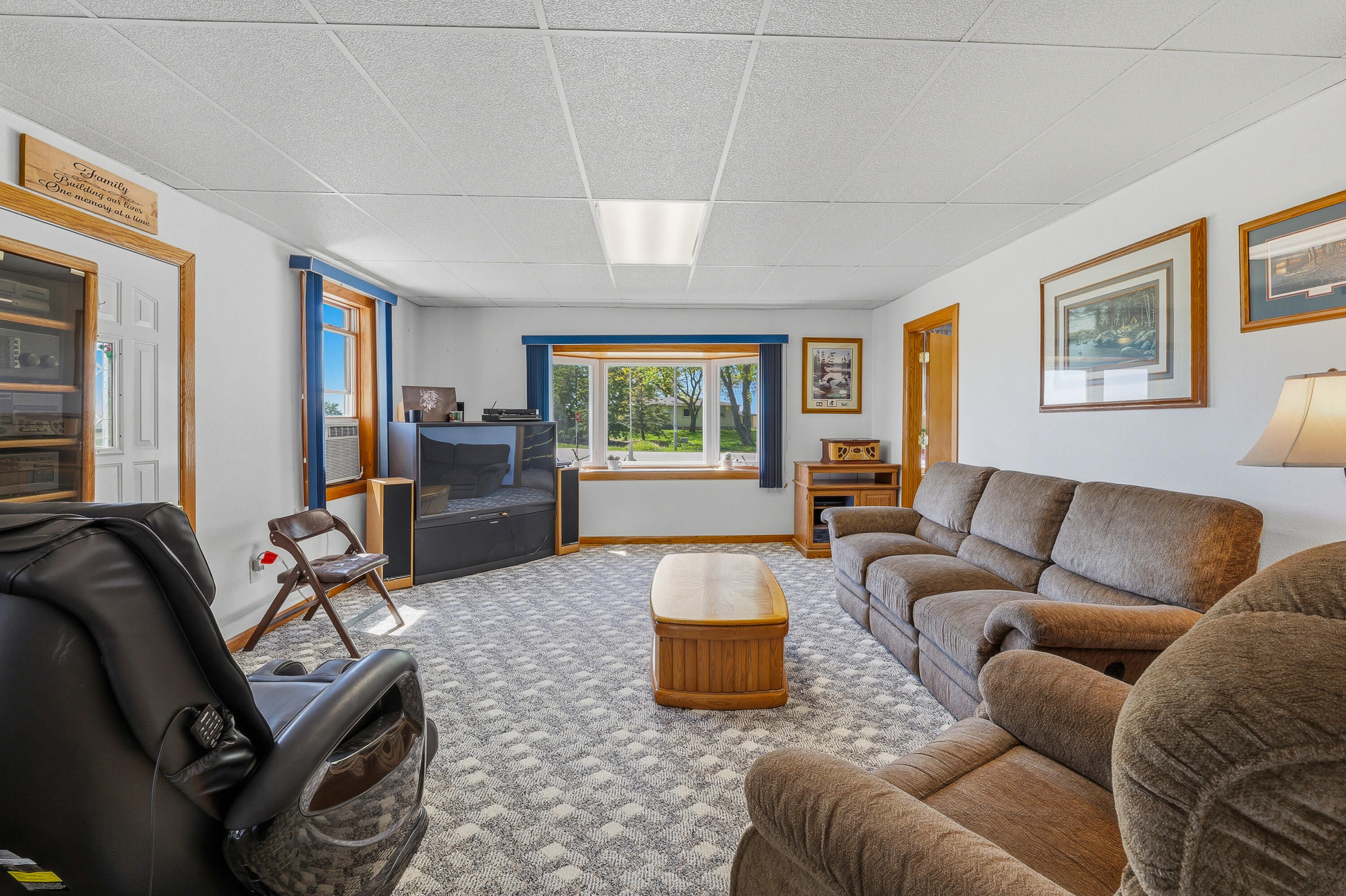 N9306 Highway 42 Herman, WI 53015 - Photo 7 of 43 Living Room