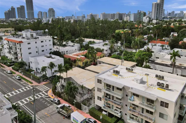 $208,700 | 717 Española Way, Unit 204, Miami Beach, FL 33139