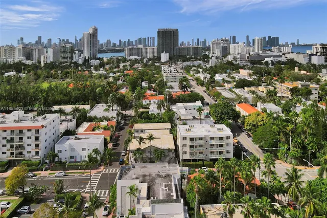 $208,700 | 717 Española Way, Unit 204, Miami Beach, FL 33139