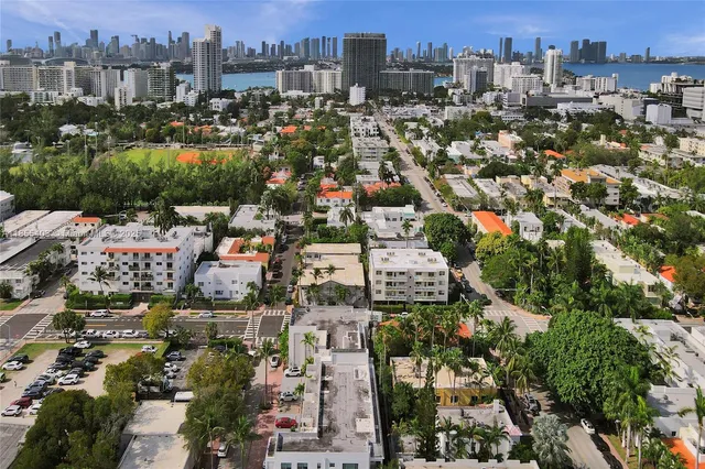 $208,700 | 717 Española Way, Unit 204, Miami Beach, FL 33139