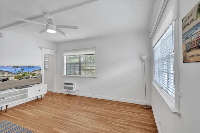 $208,700 | 717 Española Way, Unit 204, Miami Beach, FL 33139