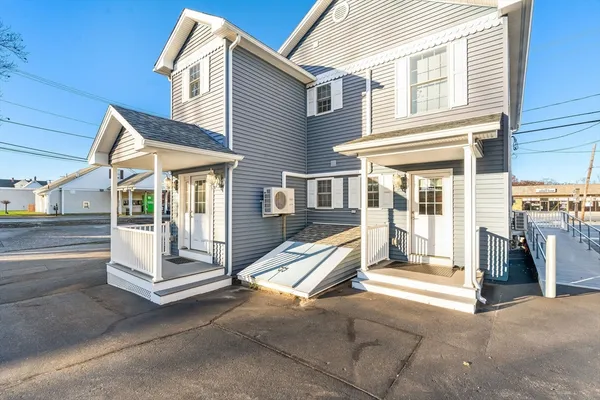 a view of house with a outdoor space
