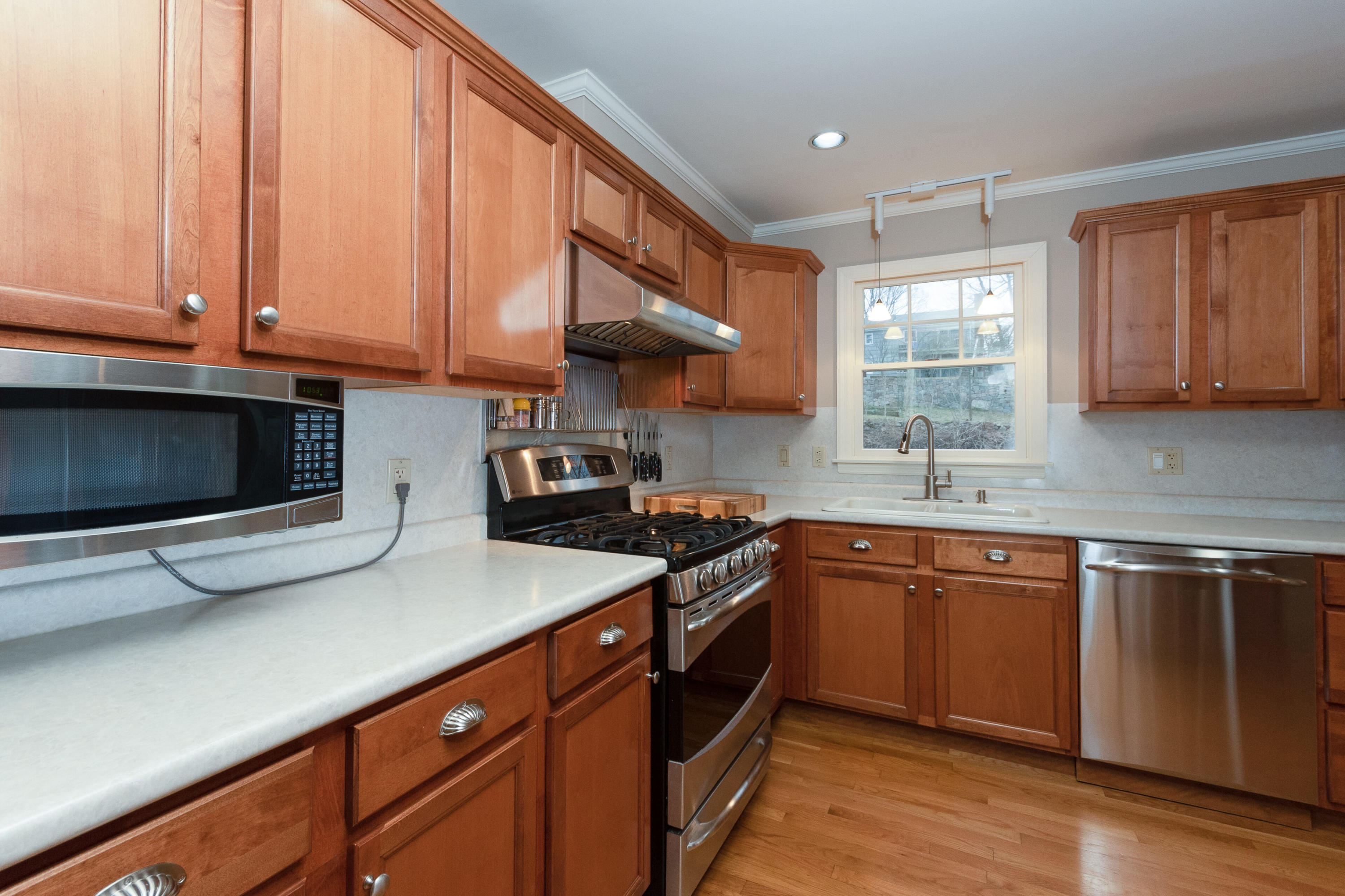 22 Priscilla Road Norwalk, CT 06850 - Photo 8 of 41 22 Priscilla Rd Norwalk CT-print-014-032