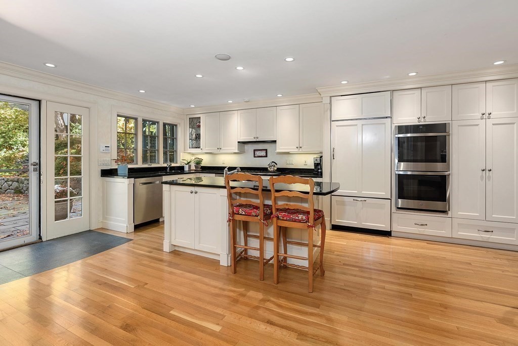 321 Warren Street Brookline, MA 02445 - Photo 12 of 35