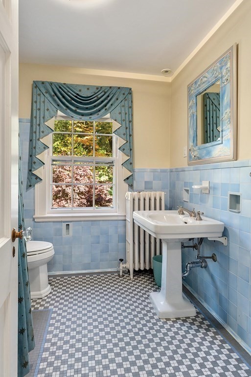 321 Warren Street Brookline, MA 02445 - Photo 21 of 35