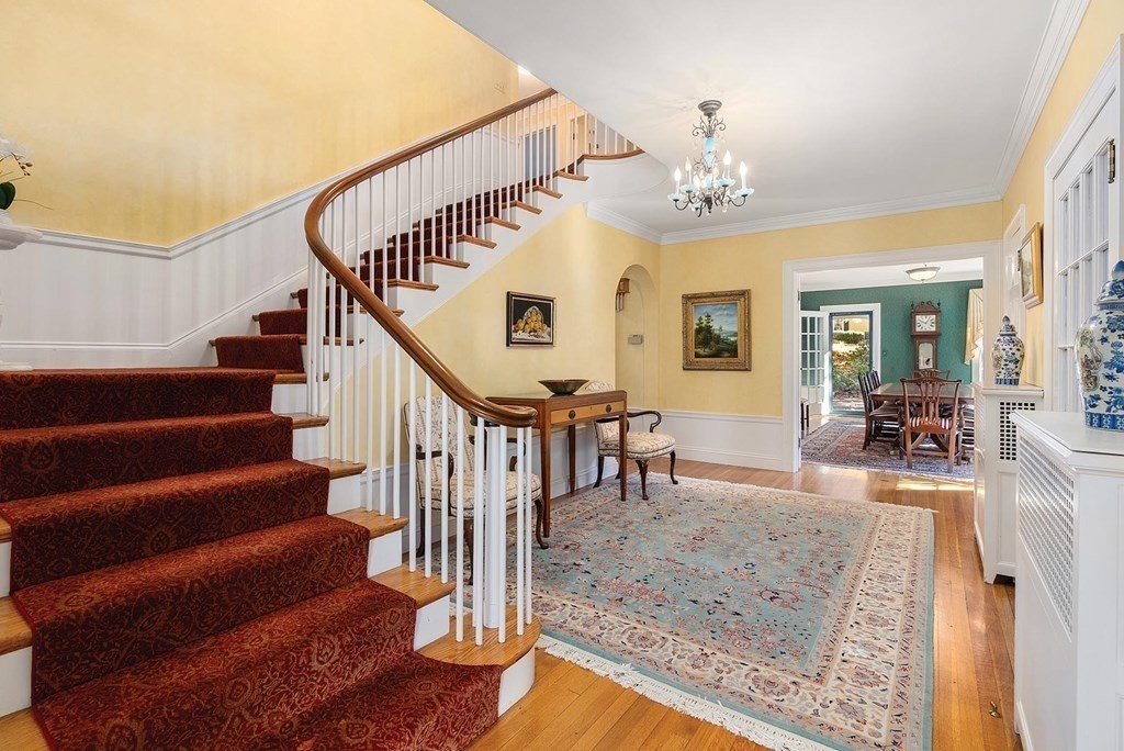 321 Warren Street Brookline, MA 02445 - Photo 4 of 35