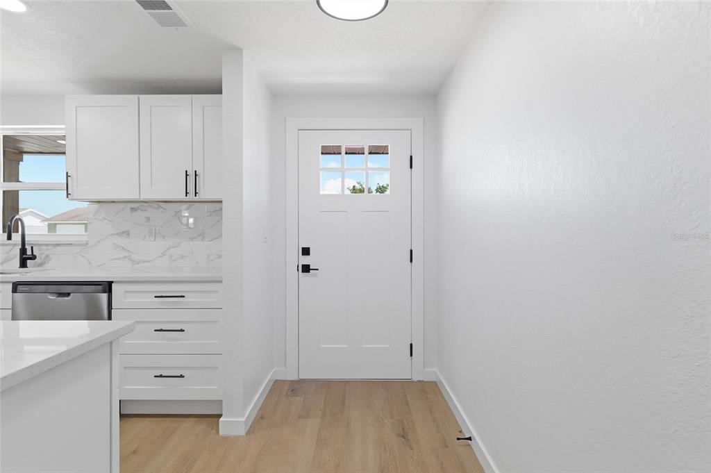 6436 Sutherland Avenue New Port Richey, FL 34653 - Photo 6 of 36 Gallery Image 6