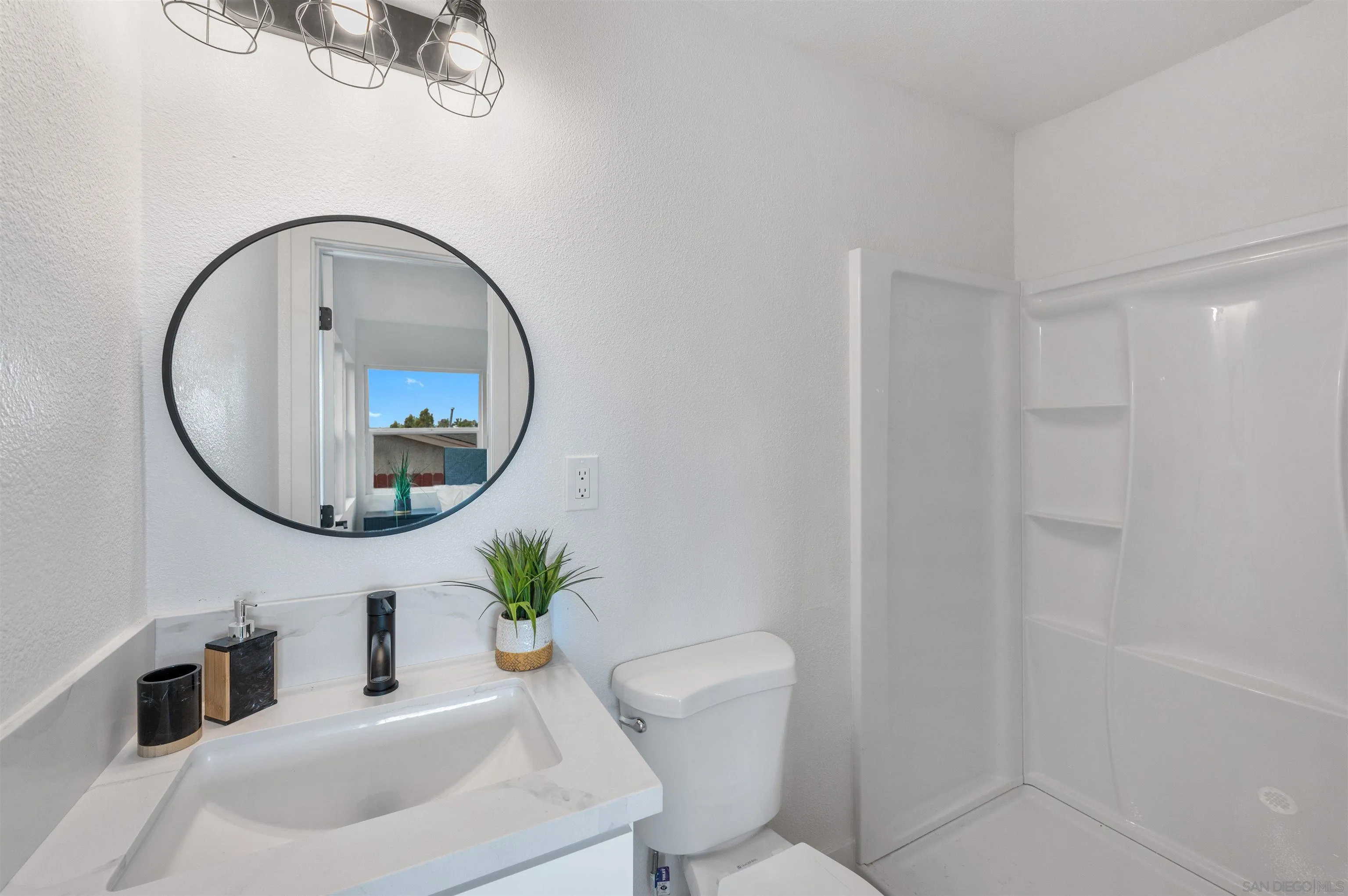 931 Kempton Street Spring Valley, CA 91977 - Photo 18 of 24 Gallery Image 18