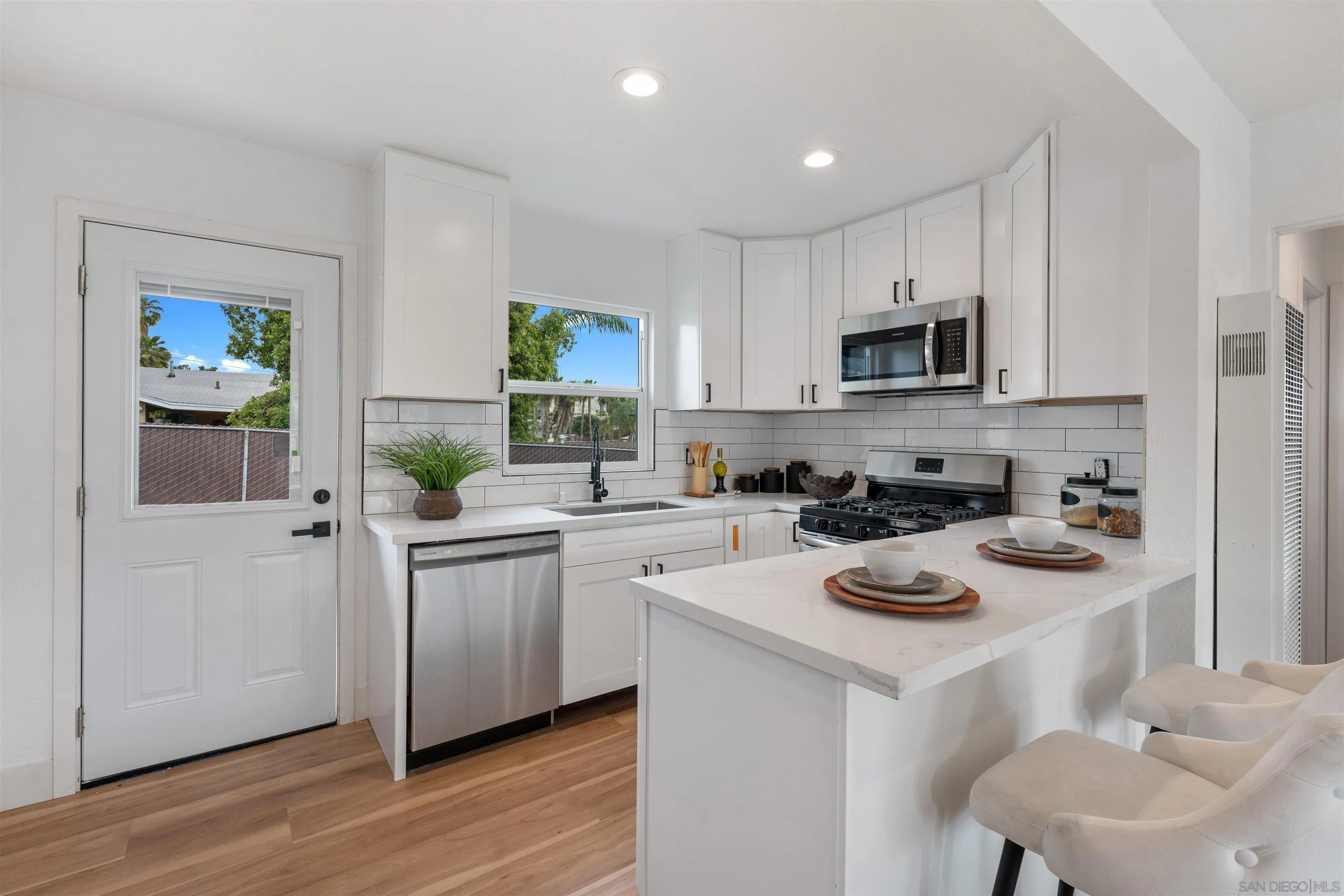 931 Kempton Street Spring Valley, CA 91977 - Photo 10 of 24 Gallery Image 10