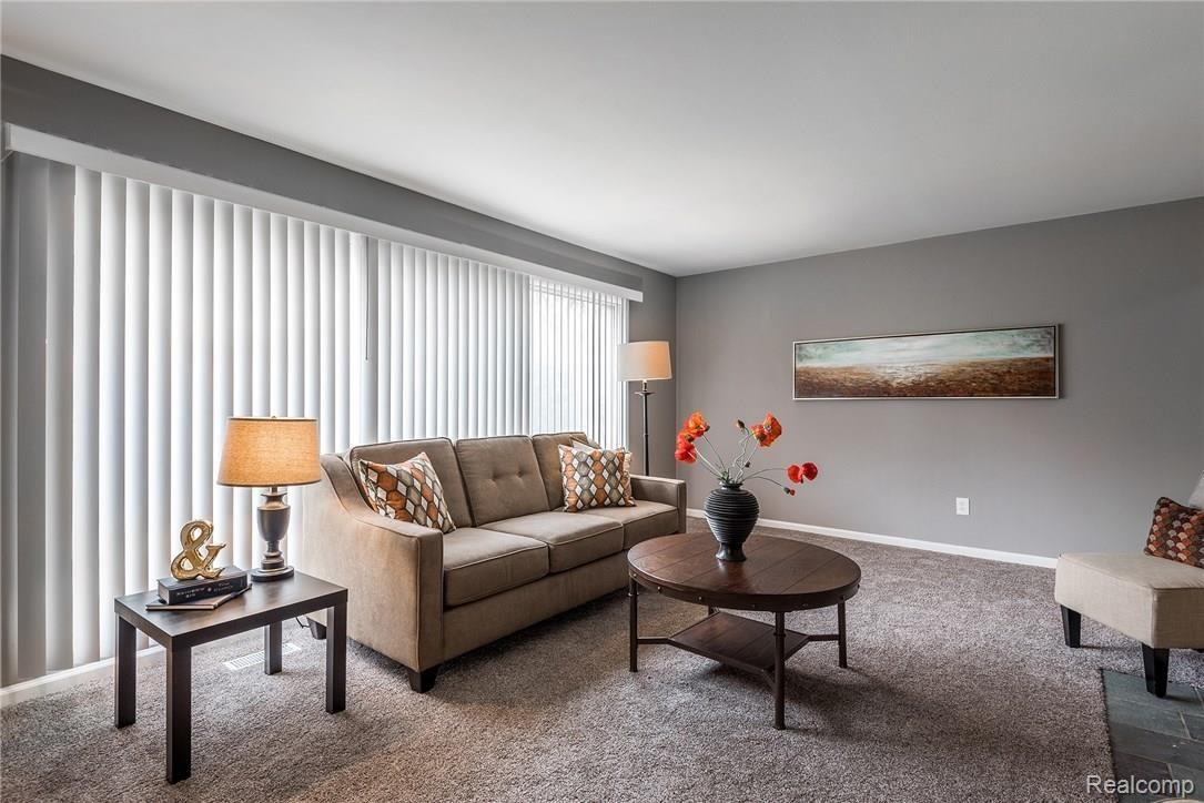 23305 Berg Road Southfield, MI 48033 - Photo 5 of 17 3.jpg