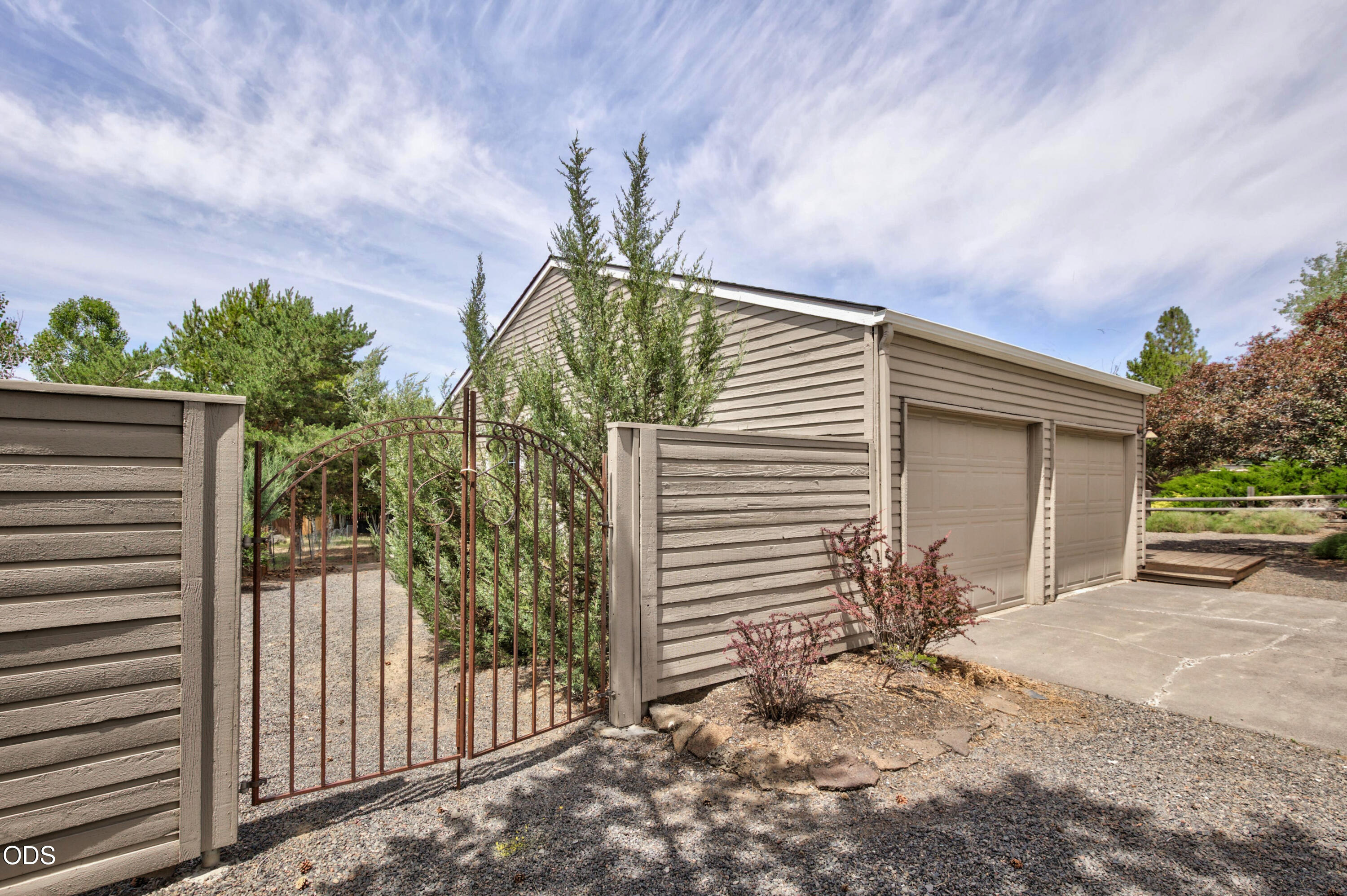 61145 Ladera Road Bend, OR 97702 - Photo 5 of 37