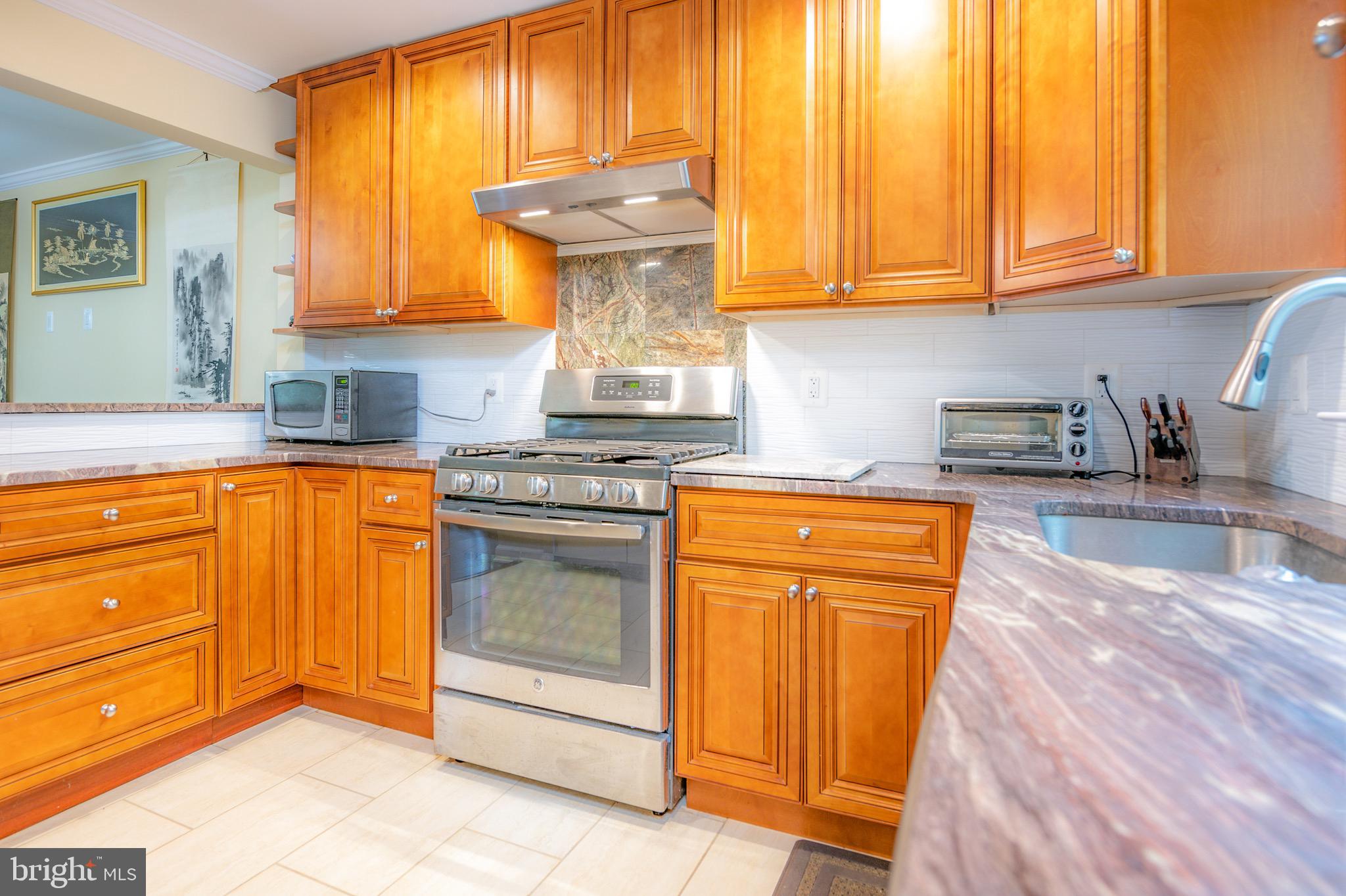 6662 Barrett Road Falls Church, VA 22042 - Photo 8 of 31 Kitchen