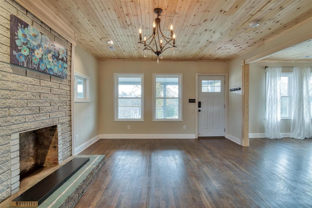 4701 Prospect Road Knoxville, TN 37920 - Photo 7 of 26 07-4701-Prospect-Rd-Knoxville-TN-7