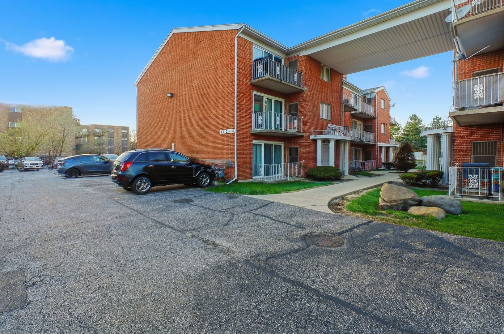 8713 Ballard Road Des Plaines, IL 60016 - Photo 2 of 36
