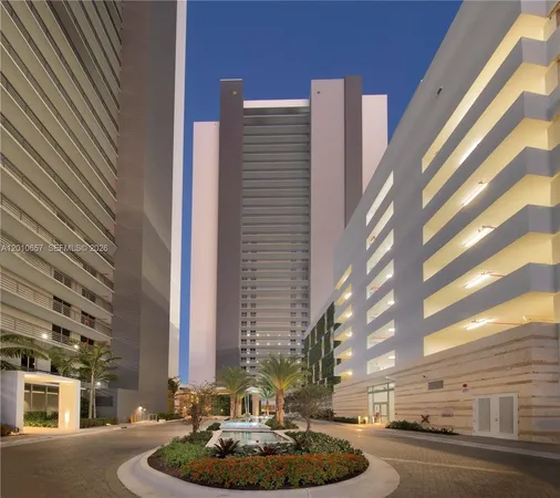 $4,000 | 16385 Biscayne Boulevard, Unit 717, North Miami Beach, FL 33160