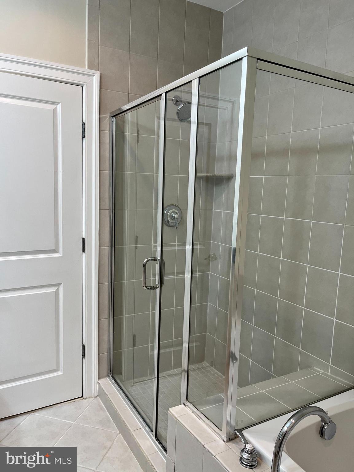 711 Carpenter Road Alexandria, VA 22314 - Photo 17 of 30 Primary Bathroom